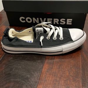Woman’s size 8 black converse.